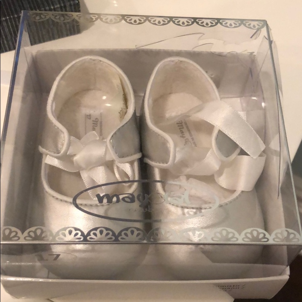 Mayoral size 17 baby shoes new!